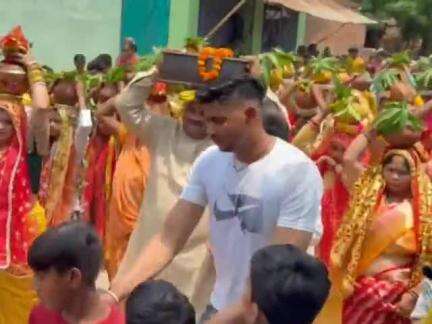 हसनपुर: हसनपुर के गांव अगरौला कला में सात दिवसीय श्रीमद् भागवत कथा का आयोजन, इससे पहले निकाली गई भव्य कलश यात्रा