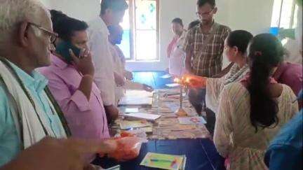 हुसैनगंज: हुसैनगज प्रखंड मुख्यालय के ई किसान भवन में खरीफ महाभियान सह प्रशिक्षण कार्यक्रम का आयोजन किया गया