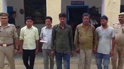 आंवला: आंवला के थाना अलीगंज पुलिस ने पांच जुआरियों को पकड़ा, नियमानुसार की कार्रवाई