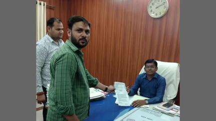 गंगापुर: गंगापुर सिटी के अतिरिक्त जिला कलेक्टर कार्यालय में पार्षद ने नाला की सफाई को लेकर नगर परिषद आयुक्त को ज्ञापन दिया