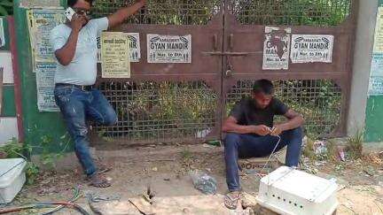 अमेठी: अमेठी में बिजली व्यवस्था को मजबूत करने के लिए जर्जर तारों का किया जा रहा बदलाव