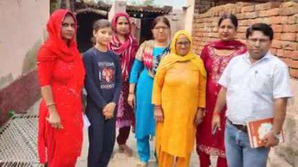 लोहारू: टीबी मुक्त हरियाणा अभियान के तहत स्वास्थ्य विभाग ने गांव सोंहासड़ा में घर-घर जाकर की स्क्रीनिंग