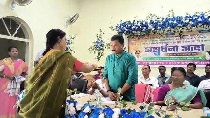 গোপীবল্লভপুর ২: তপশিয়ার কন্যাশ্রী মঞ্চে তৃণমূলের সংবর্ধনা অনুষ্ঠানে নির্দল প্রার্থী রঞ্জিত কামিলা সহ ৭০ টি পরিবার যোগদান করলেন তৃণমূলে