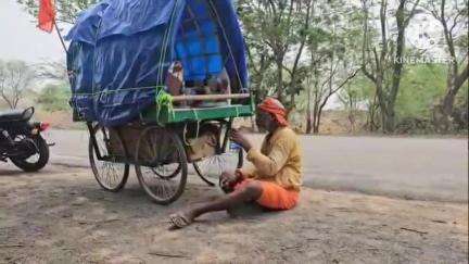 बलौदाबाज़ार: पिता की अंतिम इच्छा पूरी करने के लिए 1500 किलोमीटर की यात्रा, रामलला के दर्शन कराने की जानकारी बलौदा बाजार में दी गई