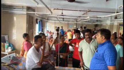 বসিরহাট ১: বসিরহাট হাসপাতালে গিয়ে সাধারণ মানুষকে সঠিকভাবে পরিষেবা দেওয়া হচ্ছে কিনা খতিয়ে দেখলেন বিধায়ক