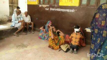 मालथोन: पंजाब नेशनल बैंक में नहीं है पीने का पानी न ही बैठने का इंतजाम#jan samasya