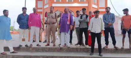 लंभुआ: धोपाप में शोभा यात्रा का कल अपर पुलिस अधीक्षक ने आयोजक के साथ किया स्थलीय निरीक्षण
