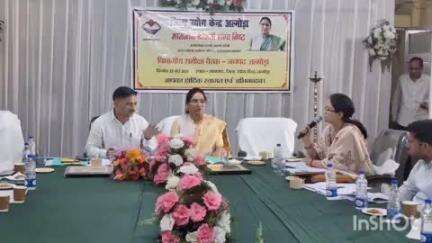 अल्मोड़ा: राज्य महिला उद्यमिता परिषद की उपाध्यक्ष ने जिला उद्योग केंद्र में की समीक्षा बैठक, कहा- ब्रांडिंग पर रखें विशेष ध्यान