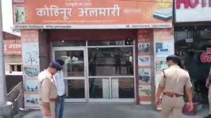 रुद्रपुर: रुद्रपुर के काशीपुर रोड स्थित गंगेज होटल से कूदकर युवक ने आत्महत्या की, पुलिस ने शव को पोस्टमार्टम के लिए भेजा