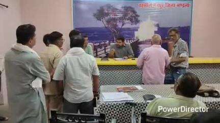 नैनपुर: तहसील कार्यालय नैनपुर में एसडीएम ने जनसुनवाई में सुनी लोगों की समस्याएँ, विभागों को दिए निर्देश
