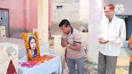 भिवानी: भिवानी में डॉ. भीमराव अंबेडकर की पत्नी माता रमाबाई अंबेडकर की पुण्यतिथि पर पुष्पांजलि अर्पित की गई