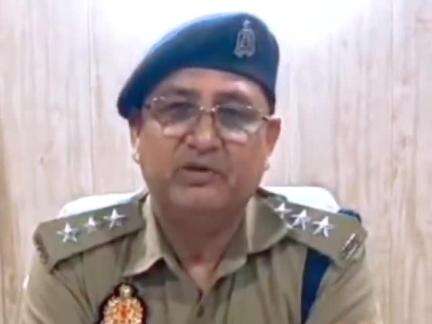 बहराइच: कोतवाली देहात पुलिस ने चोरी के मोबाइल और अवैध तमंचा कारतूस के साथ अभियुक्त को किया गिरफ्तार, सीओ सिटी ने दी जानकारी
