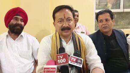 रुद्रपुर: कांग्रेस प्रदेश अध्यक्ष करन माहरा ने टीडीसी की मशीनों की बिक्री पर सरकार पर उठाए सवाल, सिटी क्लब में की प्रेस वार्ता