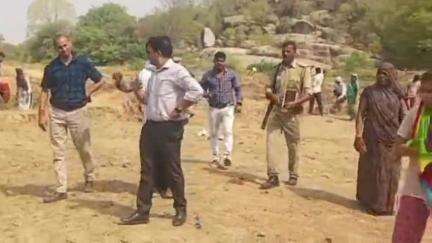 चरखारी: एसडीएम डॉ. प्रदीप कुमार ने ग्राम सूपा में अर्जुन नदी के पुनरुद्धार कार्य की शुरुआत की