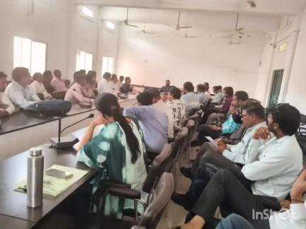 बदनावर: जनपद पंचायत सभागृह में SDM की अध्यक्षता में निजी शिक्षण संस्थानों के प्राचार्यों की बैठक हुई संपन्न