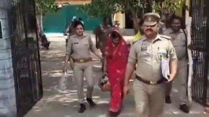 मौदहा: मौदहा के युवक की हत्या करने वाले पति-पत्नी गिरफ्तार, बिवांर थाना क्षेत्र के टीहर गांव के निवासी हैं