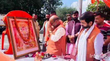 महसी: महसी इलाके में विभिन्न स्थानों पर तीसरे बड़े मंगलवार पर आयोजित हुआ भंडारा, MLA ने लोगों को वितरित किया प्रसाद