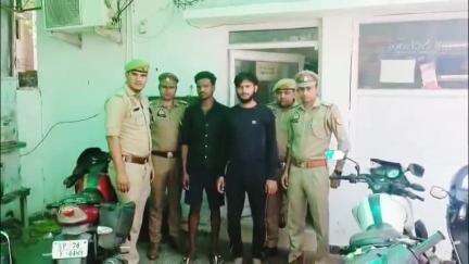 इटावा: फ्रेंड्स कॉलोनी थाना पुलिस ने चेकिंग के दौरान ट्रैक्टर-ट्रॉला चोरी करने वाले 2 शातिर चोरों को किया गिरफ्तार