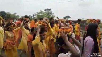 दावथ: पंचकी गांव से शतचंडी महायज्ञ को लेकर निकाली गई जलभरी सह भव्य शोभा यात्रा