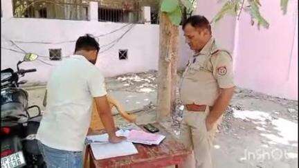 लखीमपुर: डेलखेड़ा गांव के पास संदिग्ध परिस्थितियों में बेहोश मिला युवक, सामुदायिक स्वास्थ्य केंद्र में चिकित्सकों ने किया मृत घोषित
