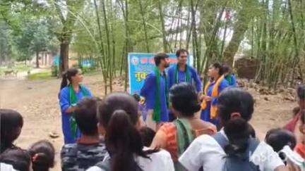 सोनो: सोनो में निर्माण श्रमिकों के कल्याण हेतु नुक्कड़ नाटक के माध्यम से लोगों को जागरूक किया गया