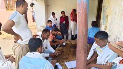 कलेर: बेलॉव पंचायत में आयुष्मान कार्ड को लेकर लोगों में जागरूकता, बड़ी संख्या में बनवाए जा रहे हैं कार्ड