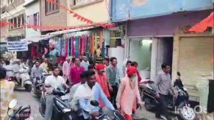 बारां: महाराणा प्रताप जयंती पर कवि सम्मेलन के लिए शहर में पीले चावल और निमंत्रण पत्रों का वितरण किया गया