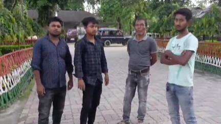 তুফানগঞ্জ ১: দিনে দুপুরে তুফানগঞ্জ পৌর এলাকার বাবুপাড়া এলাকার একটি বাড়ির সামনে রাখা মোটর বাইক চুরির ঘটনায় চাঞ্চল্য