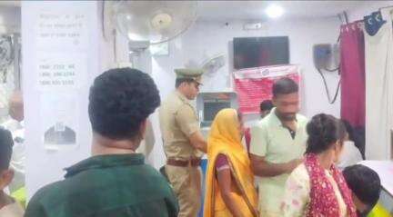 सगड़ी: रौनापार सहित समस्त थानों की पुलिस ने बैंकों में चलाया सघन चेकिंग अभियान, संदिग्ध व्यक्तियों से पूछताछ से मचा हड़कंप