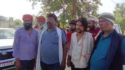 फतेहपुर: रेलवे स्टेशन के प्लेटफार्म एक में ट्रेन की चपेट में आकर पुजारी की मौत, परिजनों का बुरा हाल, पुलिस ने कराया पोस्टमार्टम