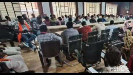 भीमपुर: भीमपुर जनपद पंचायत सभा कक्ष में मुख्यमंत्री कार्यक्रम को लेकर जनप्रतिनिधियों की बैठक हुई