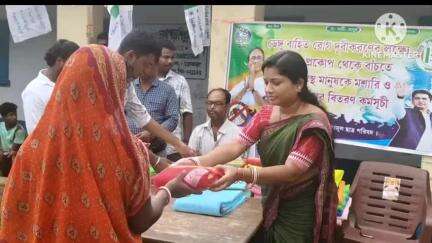 নয়াগ্রাম: ডেঙ্গুবাহিত রোগ দূরীকরণের লক্ষ্যে বাঁকশোলে হল দুস্থদের মশারি ও ব্লিচিং পাউডার বিতরণ কর্মসূচি, উপস্থিত ব্লক ও PS-র সভাপতি