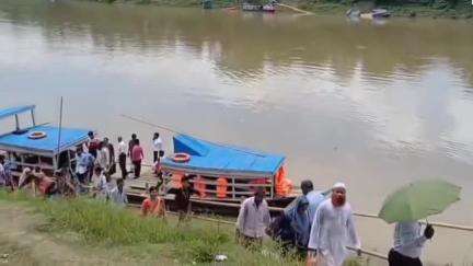 করিমগঞ্জ: বদরপুর ঘাট ও লাঠিমারা ফেরিঘাটে লাইট লাগানো সহ 5 দফা দাবিতে সার্কেল অফিসারকে ডেপুটেশন প্রদান ZP সদস্যের #jansamasya