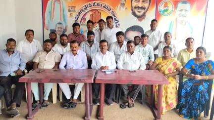సిరిసిల్ల: MLA క్యాంప్ ఆఫీసులో CM రేవంత్ రెడ్డి ఫోటో పెట్టాల్సిందే: ముస్తాబాద్ కాంగ్రెస్ మండల అధ్యక్షుడు బాల్ రెడ్డి