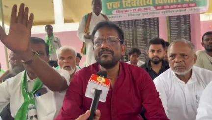गोड्डा: सरना धर्म कोड की मान्यता को लेकर जेएमएम का धरना प्रदर्शन, राजेश मंडल ने उठाई मांग