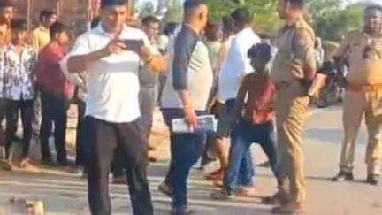 बारा: जारी रीवा राष्ट्रीय राजमार्ग पर अज्ञात वाहन की टक्कर से बाइक सवार घायल, इलाज के लिए भेजा गया अस्पताल