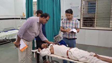 छतरपुर नगर: टौरिया टेक में दामाद और ससुर के साथ आधा दर्जन लोगों ने की मारपीट, ज़िला अस्पताल में भर्ती
