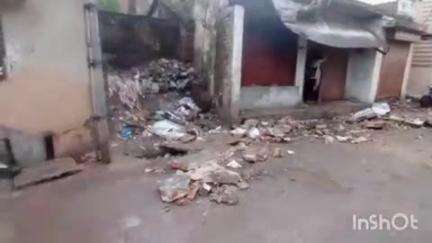 धमतरी: तेज बारिश के चलते रिसाई पारा के एक मकान का सामने का हिस्सा गिरा, खड़ी वाहन हुई क्षतिग्रस्त, बड़ा हादसा टला