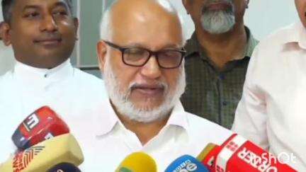 കോഴിക്കോട്: ആർച്ച് ബിഷപ്പ് ഡോ. വർഗീസ് ചക്കാലക്കലിനെ സി.പി.എം ജനറൽ സെക്രട്ടറി എം.എ ബേബി ബിഷപ്പ് ഹൗസിൽ സന്ദർശിച്ചു