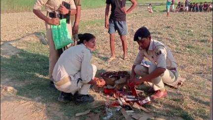 तारडीह: सकतपुर थाना क्षेत्र में दिनदहाड़े शराब तस्करी का पर्दाफाश, बीडीओ की गाड़ी देखकर तस्कर शराब छोड़ भागे