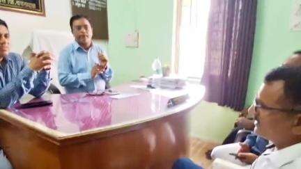 दिग्रस: शहराला नियमित पाणी पुरवठा करा, शिवसैनिकांची नगर परिषदेत धडक, लवकरच सुरळीत पाणी पुरवठा करण्याचे मुख्याधिकाऱ्याचे आश्वासन