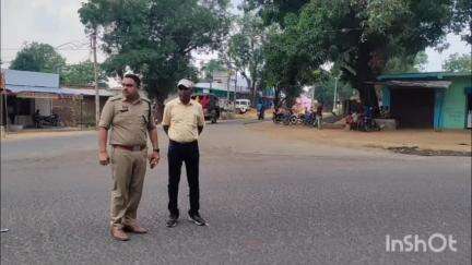 मरवाही: मरवाही में सड़क दुर्घटनाओं पर अंकुश लगाने के लिए पुलिस और PWD ने स्पीड ब्रेकर्स और साइनबोर्ड लगाने का काम शुरू किया