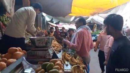 सुजानगढ़: सुजानगढ़ में खाद्य सुरक्षा विभाग की टीम ने फलों के सैंपल लिए