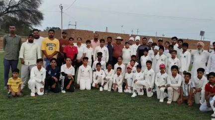 टिब्बी: भविष्य में नेशनल-इंटरनेशनल स्तर पर खेलते दिखेंगे टिब्बी क्षेत्र के खिलाड़ी, आईसीसी लेवल टू कोच पहुंचे टिब्बी, दिए टिप्स
