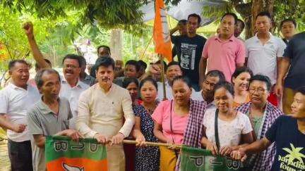 কুমারঘাট: পাবিয়াছড়া কেন্দ্রের অধীনে নজরাথ পাড়া এলাকায় বিজেপি দলের পক্ষ থেকে একটি যোগদান সভা অনুষ্ঠিত হয়