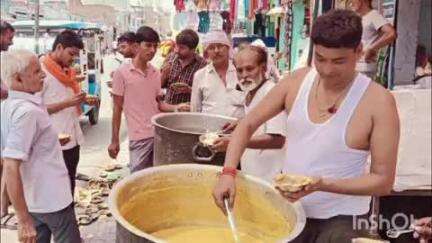 भोगनीपुर: बरसाती पुलिया पुखरायां के निकट सुंदरकांड पाठ के बाद भंडारे का आयोजन किया गया, हजारों भक्तों ने चखा प्रसाद