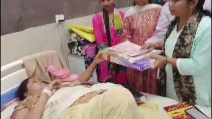 गाज़ीपुर: गाजीपुर जिला महिला अस्पताल में महिला कल्याण विभाग द्वारा नवजात कन्याओं का जन्मोत्सव मनाया गया