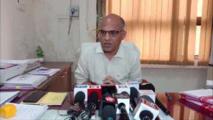 सांवेर: कलेक्टर कार्यालय में की गई जनसुनवाई, लोगों ने अधिकारियों के सामने रखी पारिवारिक, ज़मीन विवाद और आर्थिक मदद की समस्याएं