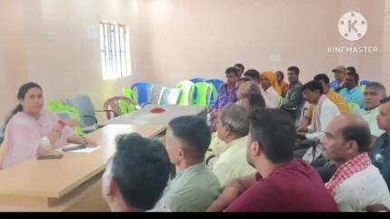 बगहा: प्रखंड आपूर्ति पदाधिकारी ने डीलरों के साथ की बैठक