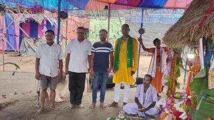 গোপীবল্লভপুর ১: গোপীবল্লভপুরের সারিয়া  অঞ্চলের রাইকন্দ গ্রামে হরিনাম সংকীর্তন অনুষ্ঠানে জনসংযোগ কর্মসূচি সারলেন ব্লক তৃণমূলের সভাপতি